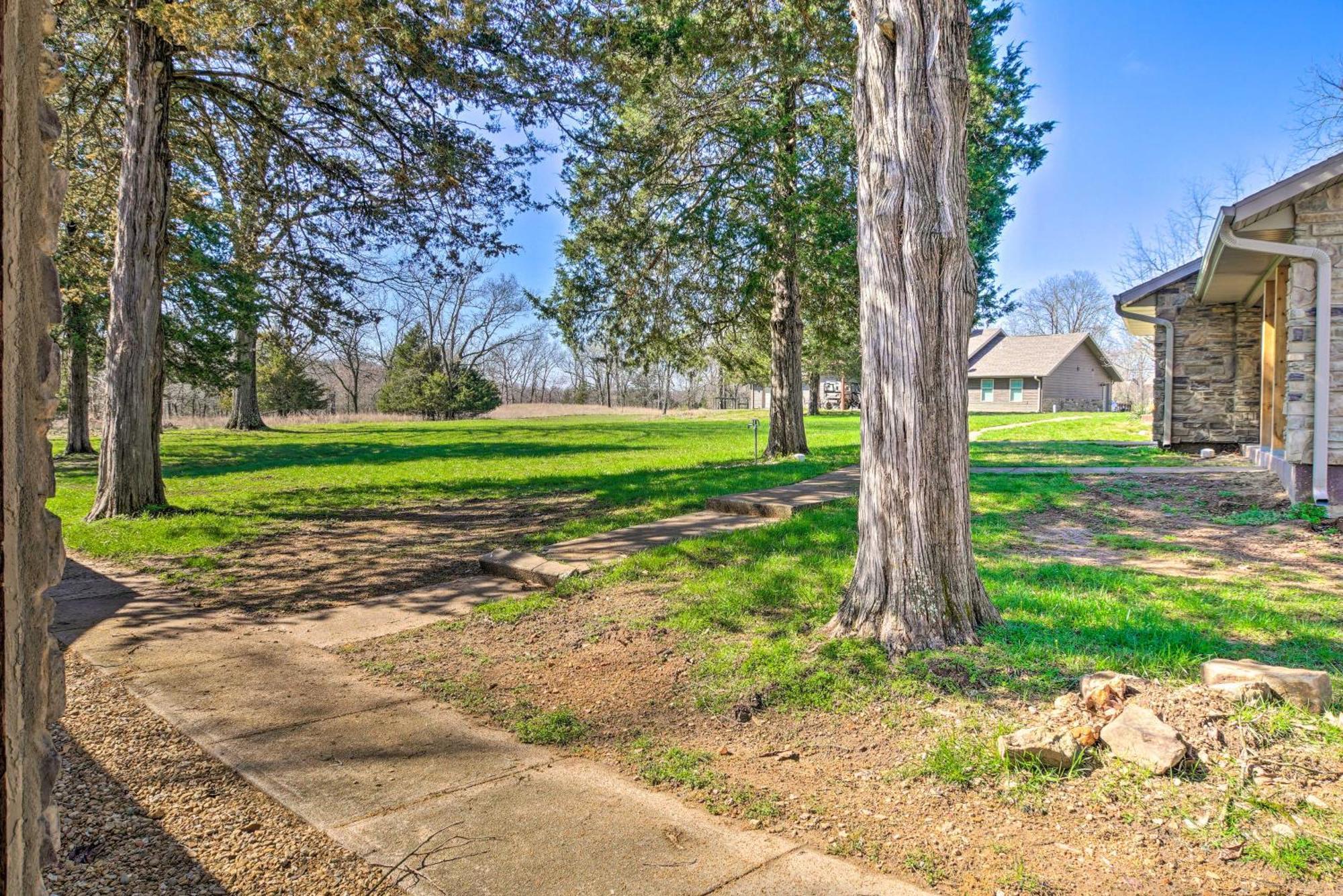 The Cozy Cottage With Lake Taneycomo Access! Branson Ngoại thất bức ảnh